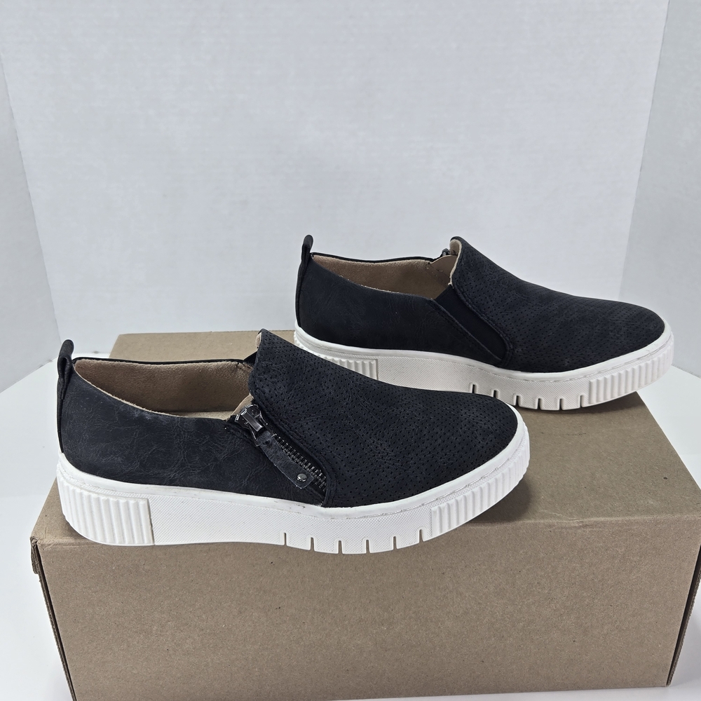 SOUL Naturalizer Turner Black Slip-On Perforated Loafer Platform Sneakers Size 5 - Picture 3 of 11